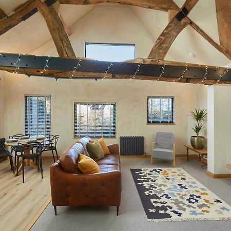 Kin Ludlow Rooms ภายนอก รูปภาพ