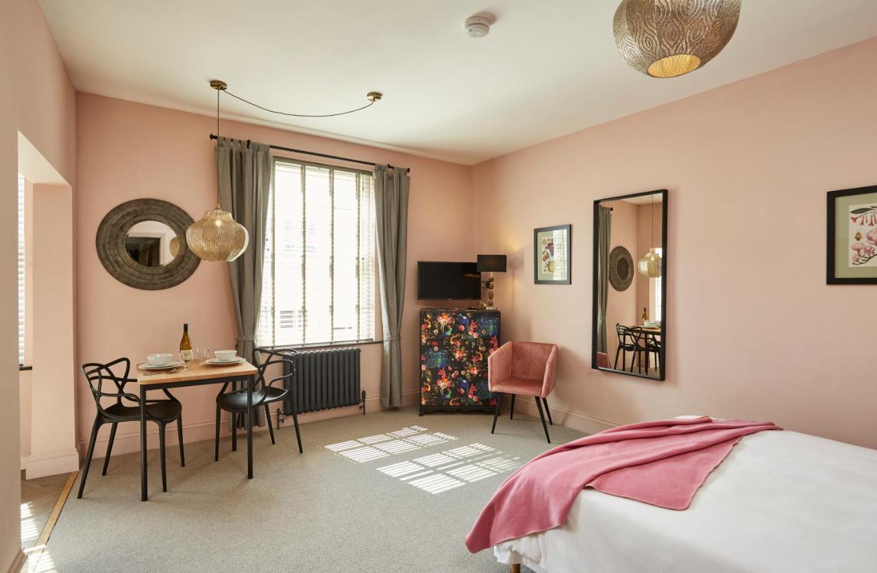 Kin Ludlow Rooms ภายนอก รูปภาพ