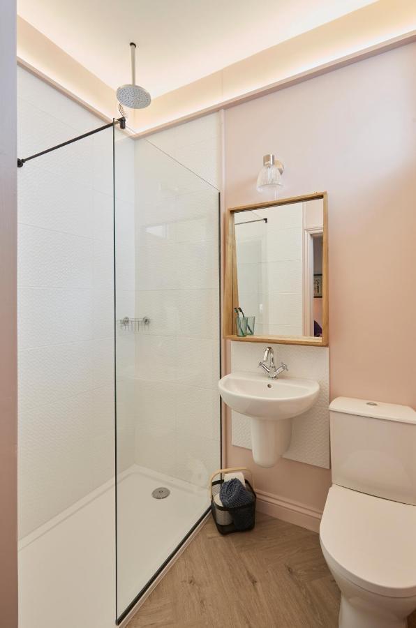Kin Ludlow Rooms ภายนอก รูปภาพ