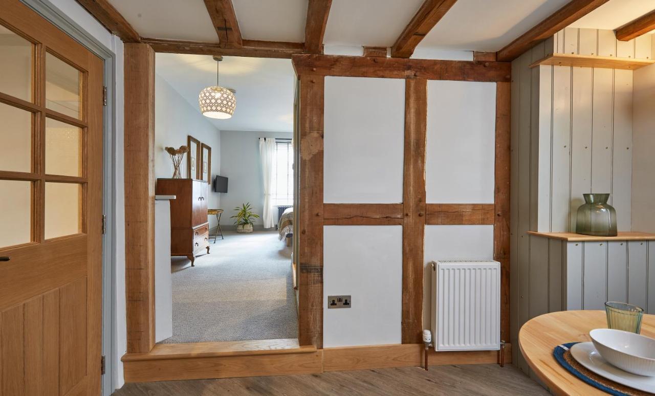 Kin Ludlow Rooms ภายนอก รูปภาพ