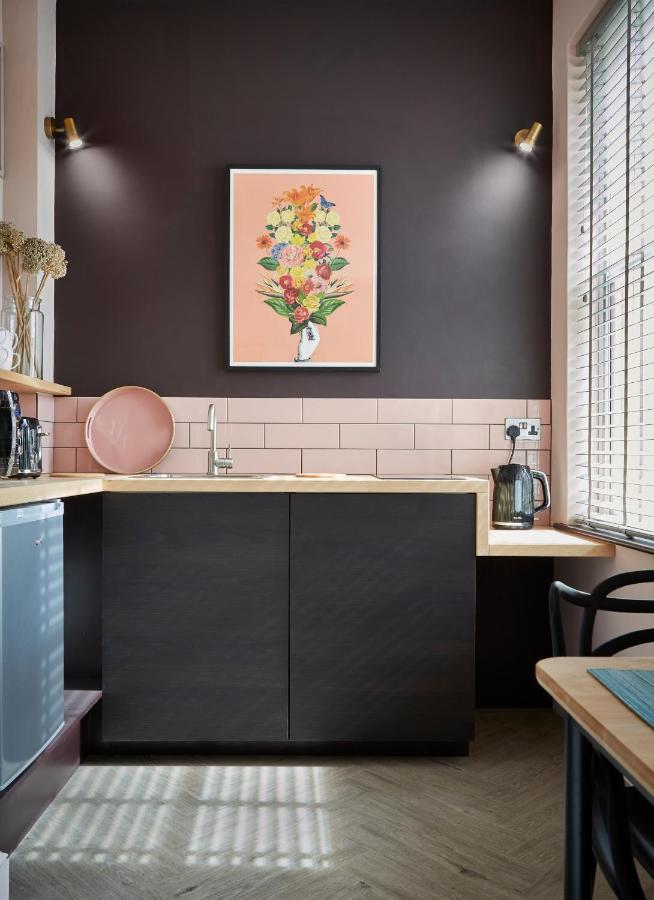 Kin Ludlow Rooms ภายนอก รูปภาพ