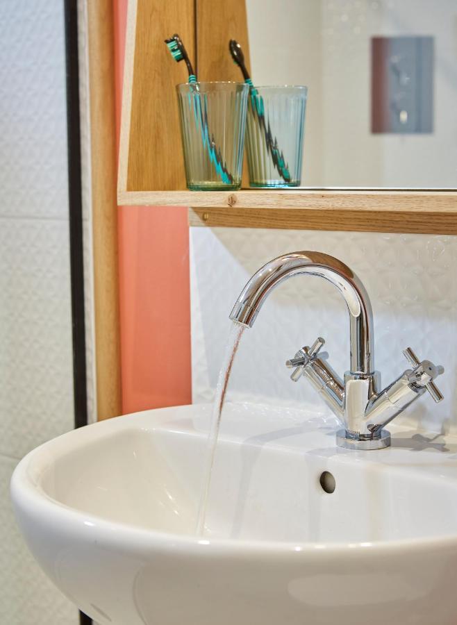 Kin Ludlow Rooms ภายนอก รูปภาพ