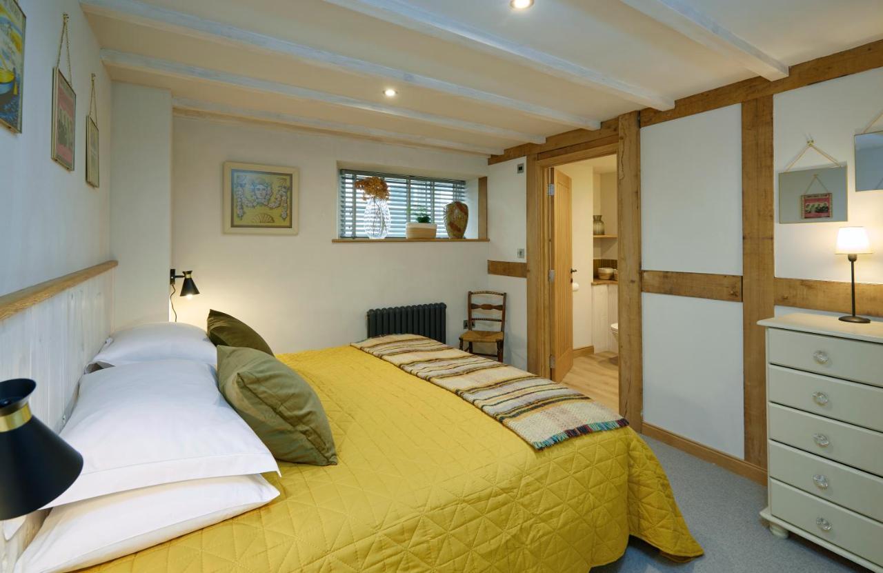 Kin Ludlow Rooms ภายนอก รูปภาพ