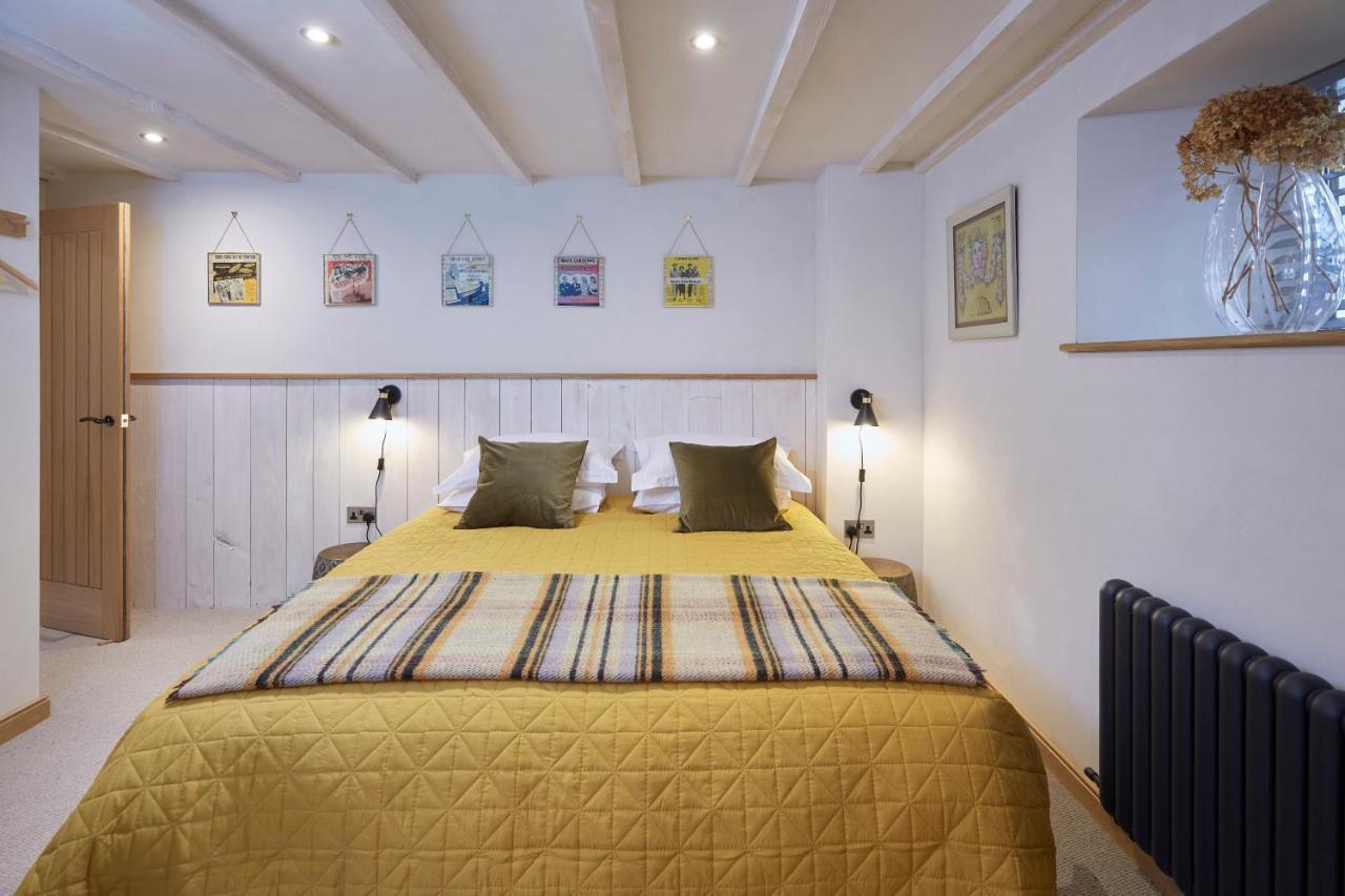 Kin Ludlow Rooms ภายนอก รูปภาพ