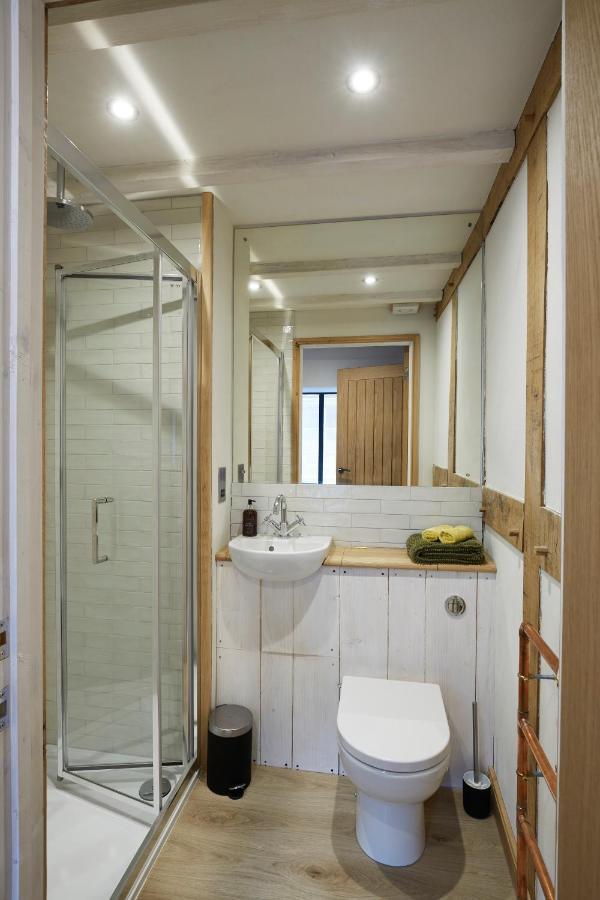 Kin Ludlow Rooms ภายนอก รูปภาพ