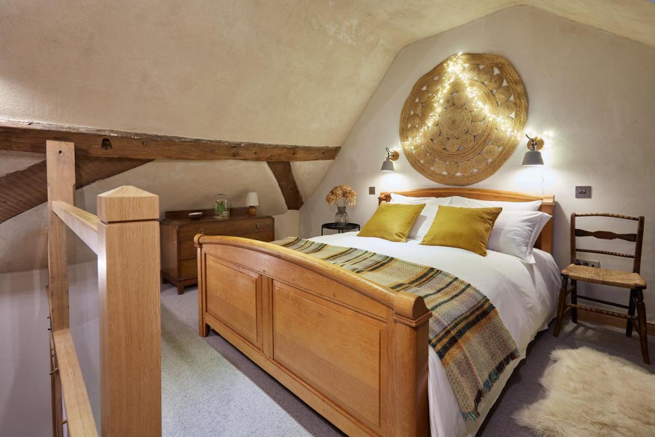 Kin Ludlow Rooms ภายนอก รูปภาพ